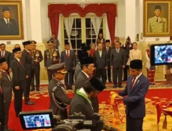 64 Tokoh Nasional Terima Tanda Jasa dan Kehormatan Dari Jokowi, Ini Daftarnya