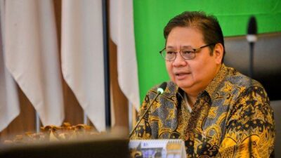 Dedi Kurnia Syah: Ada ‘Campur Tangan’ Istana di Balik Mundurnya Airlangga Hartarto