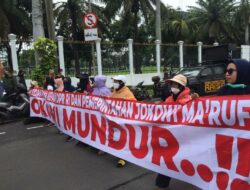 Peringatan Darurat Indonesia: Gedung DPR Jebol Hingga Tangkap dan Adili Jokowi Sekarang Juga!