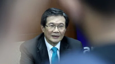 Survei Ketimpangan Ekonomi Celios: Pesawat Jet untuk Si Kaya, Sepeda untuk Si Miskin