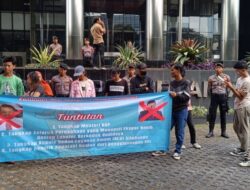 Aktivis Nelayan Demo di KPK, Desak Menteri Sakti Wahyu Trenggono Ditangkap