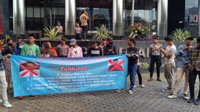 Aktivis Nelayan Demo di KPK, Desak Menteri Sakti Wahyu Trenggono Ditangkap
