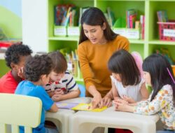 Bolehkah Titipkan Anak di Day Care Menurut Ajaran Islam?