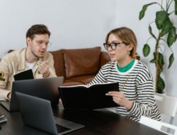 Kerja Keras Saja Tak Cukup, Ini 5 Sikap Sederhana Yang Bisa Perlancar Rezeki