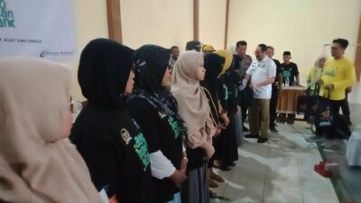 Cegah Stunting, Firman Soebagyo Ajak Warga Desa Gemar Makan Ikan