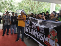 Nelayan dan Warga Pesisir Pantai Manado Gelar Demo Tolak Reklamasi, Kecewa Pada Olly Dondokambey