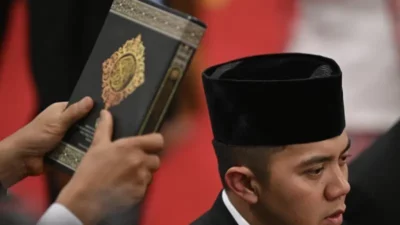 Seskab Bukan Lembaga Yang Bisa Diisi Perwira Aktif TNI, Mayor Teddy Didesak Segera Mundur