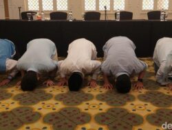 Unggul Quick Count Pilkada Bandung Barat, Jeje Govinda Sujud Syukur