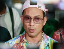 Denny Sumargo Datangi Rumah Farhat Abbas Usai Diancam: Lo Katanya Mau Hajar Gue?