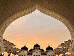 Bukan Hanya Tempat Ibadah, Ini 3 Fungsi Masjid