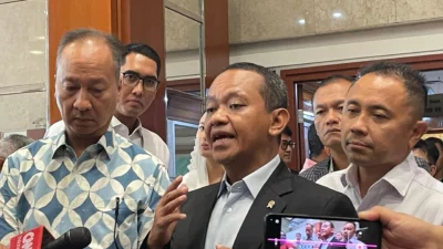 Usai UI Tangguhkan Gelar Doktor Bahlil, Warganet Pertanyakan Ijazah Jokowi dan Fufufafa