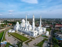 13 Masjid Termegah di Indonesia Yang Pesonanya Menuai Decak Kagum