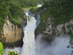 Terkesima di Bawah Ponot Asahan, Air Terjun Tertinggi di Indonesia