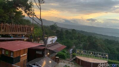 Nikmati Keindahan Pesona Pangrango Sambil Kulineran di Taman Fathan Hambalang