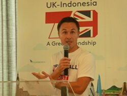 Kisah Dennis Wise Temukan Bakat Hokky Caraka, Ubah Posisi Bek Tengah Jadi Striker