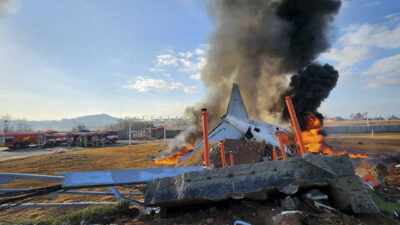 Pesawat Jeju Air Tergelincir dan Terbakar di Bandara Muan, 127 Dari 173 Penumpang Tewas