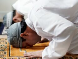 Tak Ada Air dan Debu Untuk Bersuci Saat Hendak Sholat, Apa Yang Harus Dilakukan?