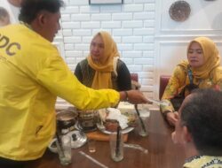 Para Legislator Perempuan Partai Golkar Dapat Buku Gratis Dari Golkarpedia