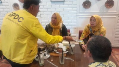 Para Legislator Perempuan Partai Golkar Dapat Buku Gratis Dari Golkarpedia