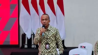 Geledah Ruang Gubernur BI Perry Warjiyo, KPK Angkut Sejumlah Dokumen Dugaan Korupsi CSR