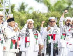 Habib Rizieq Shihab Minta Prabowo Buka Pendaftaran Pemuda RI Jihad ke Palestina