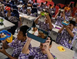 Prabowo Pangkas Anggaran Makan Bergizi Gratis Jadi Rp. 10 Ribu per Anak-Ibu Hamil