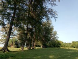 Pantai Golf, Keindahan Alam Memesona di Belitung Timur