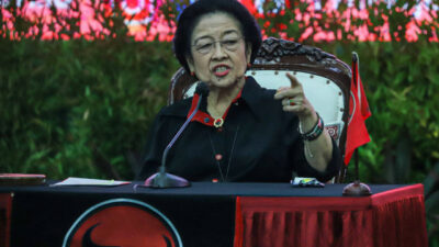 Megawati: Nanti Saya Suruh Fraksi Masukin Polri Di Bawah Kemendagri! Gelisah Toh?