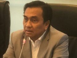 Effendi Simbolon Desak Megawati Mundur Usai Sekjennya Hasto Kristiyanto Tersangka KPK