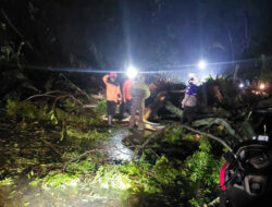 Longsor di Cipanas-Cianjur, Jalan Menuju Puncak Ditutup