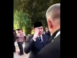 Viral! Video Seskab Mayor Teddy Hormat ke Aguan, Ini Penjelasan Istana