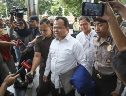 KPK Periksa Eks Dirjen Imigrasi Ronny Sompie Soal Kasus Harun Masiku dan Hasto Kristiyanto