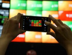 BEI Berlakukan Trading Halt Pada IHSG, Perdagangan Saham Disetop 30 Menit