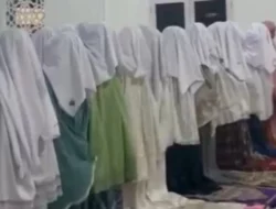 Viral Jamaah Sholat Kompak Tutupi Wajah Dengan Kain, Dikira Aliran Sesat Ternyata Suluk!