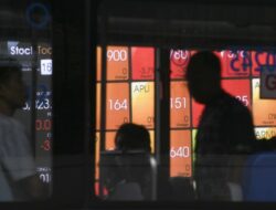 Buntut IHSG Ambruk, Modal Asing Rp. 26,92 Triliun Kabur Dari Pasar Saham