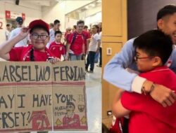 Bocah Yang Viral Jersey Direbut, Kini Bertemu Langsung Marselino dan Diberi Jersey Asli