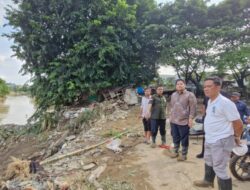 Ravindra Airlangga Salurkan Paket Sembako Untuk Korban Banjir di Kabupaten Bogor