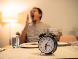 Jangan Tidur Lagi Usai Santap Sahur, Dokter Ungkap Bahayanya