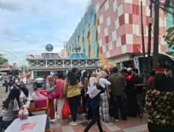 Seru! Suasana Ngabuburit dan War Takjil di Kawasan Blok M Square
