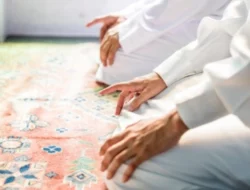 Bingung Baca Surat Pendek Saat Shalat Tarawih? Ini Urutan Lengkap Untuk 20 Rakaat!