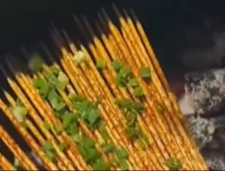 Hanya Jilati Bumbu di Tusuknya, Restoran Ini Laris Manis Jual Menu Sate Tanpa Daging