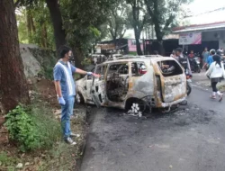 Kronologi Mobil Polisi Dibakar Saat Amuk Massa Penangkapan di Depok