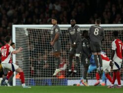 2 Gol Indah Tendangan Bebas Declan Rice Bawa Arsenal Bantai Real Madrid 3-0 di 8 Besar Liga Champions