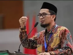Rajin Sholat dan Puasa Justru Masuk Neraka, Ini Penjelasan Ustadz Adi Hidayat