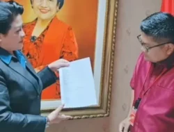 Connie Rahakundini Serahkan ‘Dokumen Rusia’ Hasto ke Wasekjen PDIP