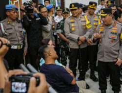 Kapolri Minta Maaf Ajudannya Dorong dan Pukul Jurnalis Yang Meliput di Stasiun Tawang Semarang