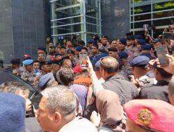 Sidang Hasto Rusuh, Diduga Penyusup Nyaris Diamuk Massa