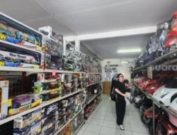Pedagang Mainan di Pasar Gembrong Ngeluh Penjualan Merosot: Lebaran Nggak Pengaruh!
