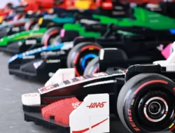 Para Pembalap Nikmati Parade GP Miami Dengan Mobil F1 Terbuat Dari 400 Ribu Bata Lego