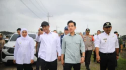 Mentan Amran Bersama Wapres Tanam Padi di Ngawi, Dorong Produksi dan Dukung Kebutuhan Petani